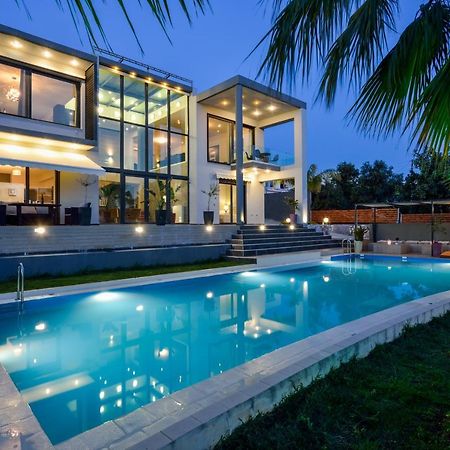 Adorno Luxury Villas Chorafakia Bagian luar foto